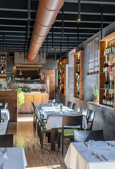 Ristrutturazione ristorante con pavimenti e rivestimenti Ottoboni